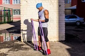 库里27+10勇士击退国王2连胜 巴特勒15+6+6德罗赞24分